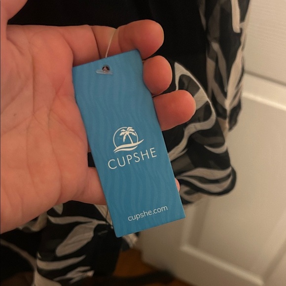 NWT Cupshe Black and Cream Long Sleeve Dress - Picture 2 of 9